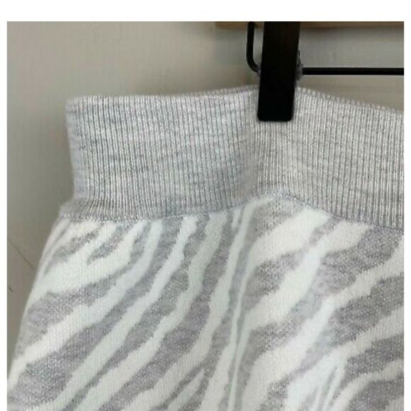 Dolan left coast zebra ruffle knit mini skirt - Picture 11 of 14